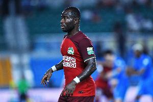 媒体人：河南队点球确定是在禁区里吗？主裁判其实可以自己看下