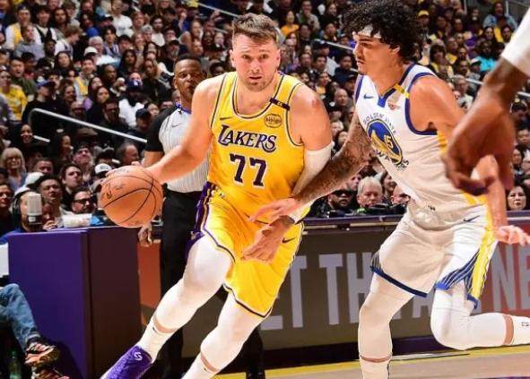 pg旗舰站-东契奇“春晚”美美隐身 詹姆斯言论更是让人难绷